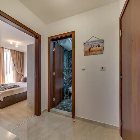 Apartcomplex Golden Bay Lägenhetshotell *