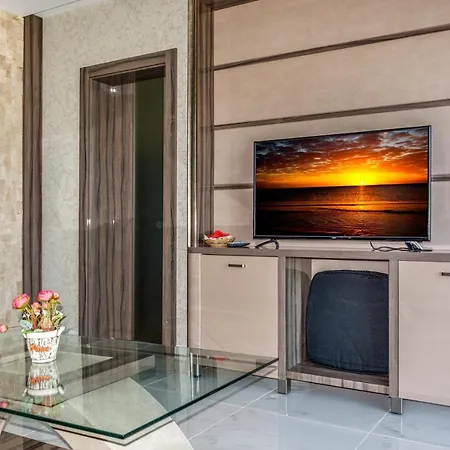 Apartcomplex Golden Bay * Rawda