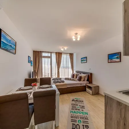 Apartcomplex Golden Bay Apart Otel Ravda