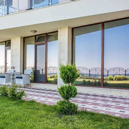 Apartcomplex Golden Bay Apart Otel Ravda