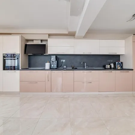 Apartcomplex Golden Bay Rawda