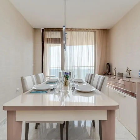 Apartcomplex Golden Bay Lägenhetshotell