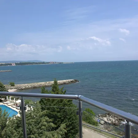 Apartcomplex Golden Bay Lägenhetshotell *