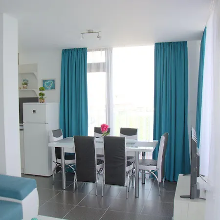 Apartcomplex Golden Bay *