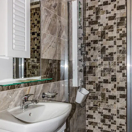 Apartcomplex Golden Bay * Rawda