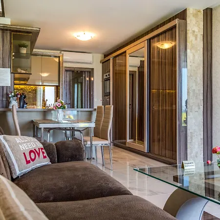 Hotel apartamentowy Apartcomplex Golden Bay Rawda