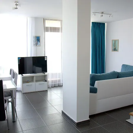 Apartcomplex Golden Bay *