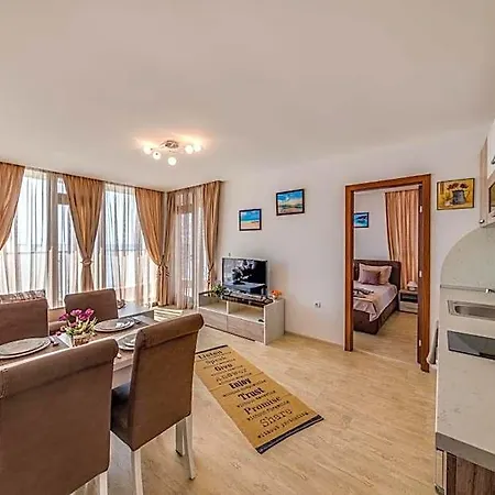 Apartcomplex Golden Bay Rawda