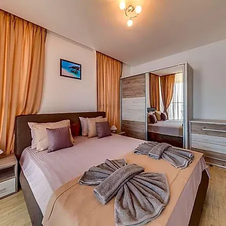 Apartcomplex Golden Bay * Rawda
