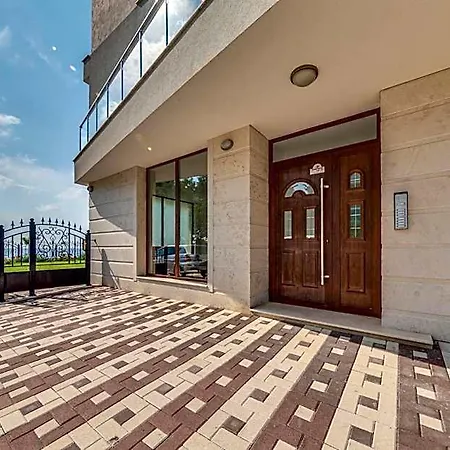 Apartcomplex Golden Bay Rawda