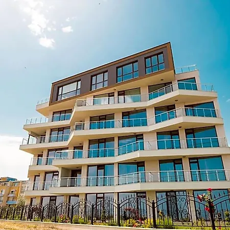 Apartcomplex Golden Bay * Rawda