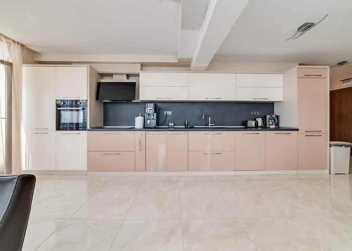 Apartcomplex Golden Bay Rawda