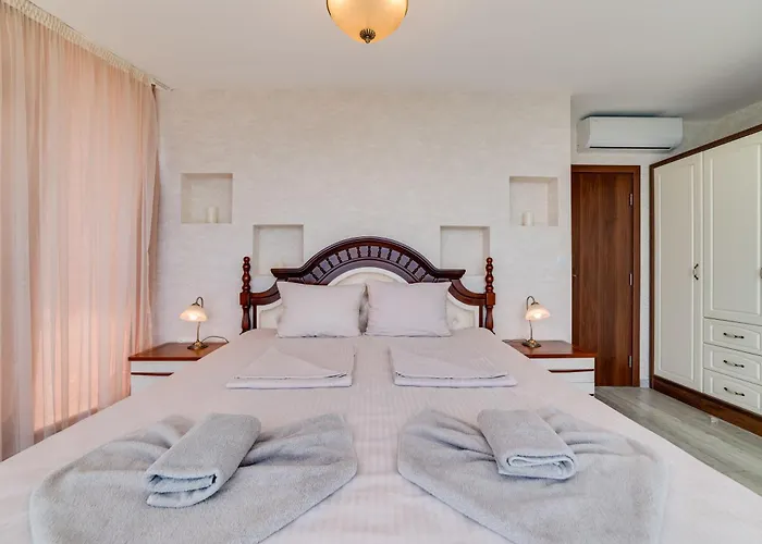 Apartcomplex Golden Bay Rawda