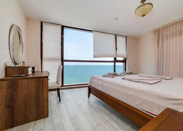 Apartcomplex Golden Bay Rawda