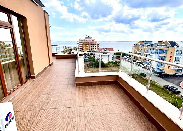 Apartcomplex Golden Bay * Rawda