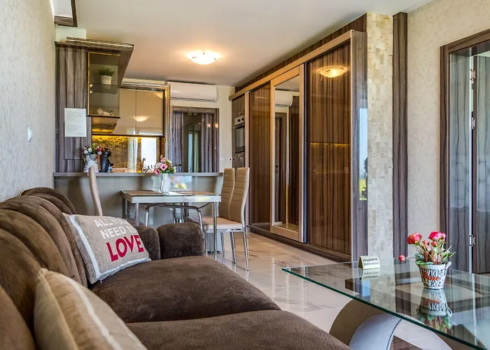 Hotel apartamentowy Apartcomplex Golden Bay Rawda